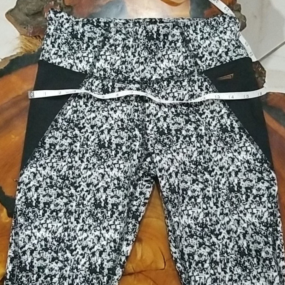 Leggings new never use size medium